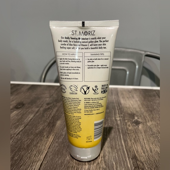 3 New Bottles St. Moriz Professional Daily Tanning Moisturiser Light - Picture 3 of 3